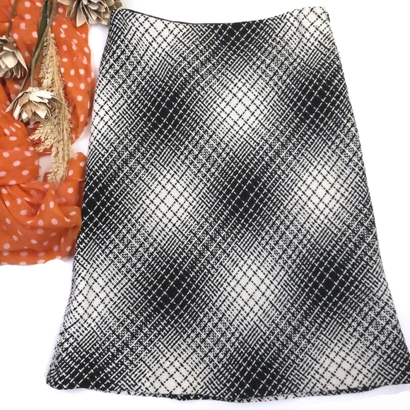ANTONIO MELANI Dresses & Skirts - ANTONIO MELANI Black and White Skirt Sz 8